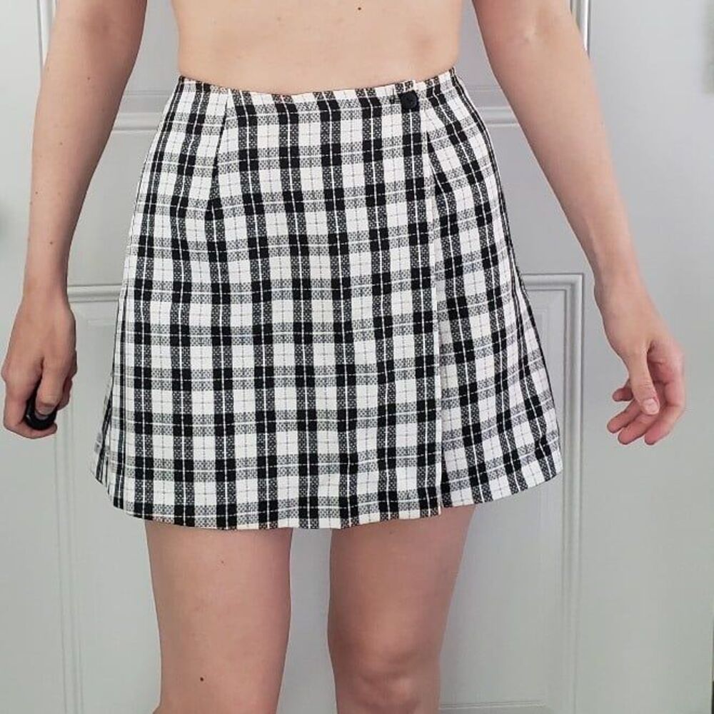 90s Black and White Plaid Skort